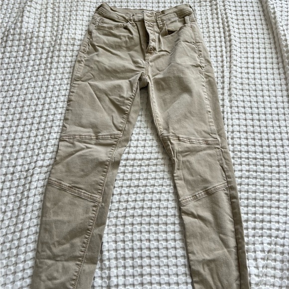 Stylish Tan Skinny Jeans - Picture 1 of 2